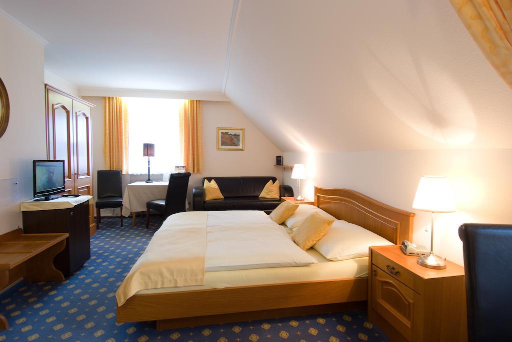 Hotel Biedermeier Hof Schaerding Room photo